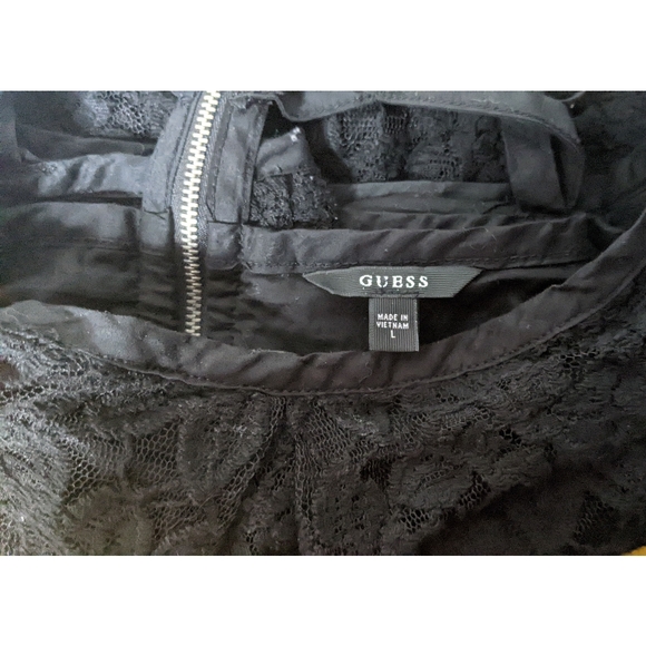 GUESS Black Lace Crop Top w. Cut Out Back L / Large - Picture 3 of 3